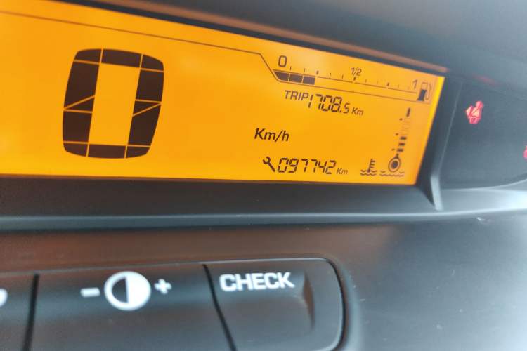 Used Citroen C-Quatre 2013 Hatchback 1.6L Automatic LeShang Model Odometer Close Up