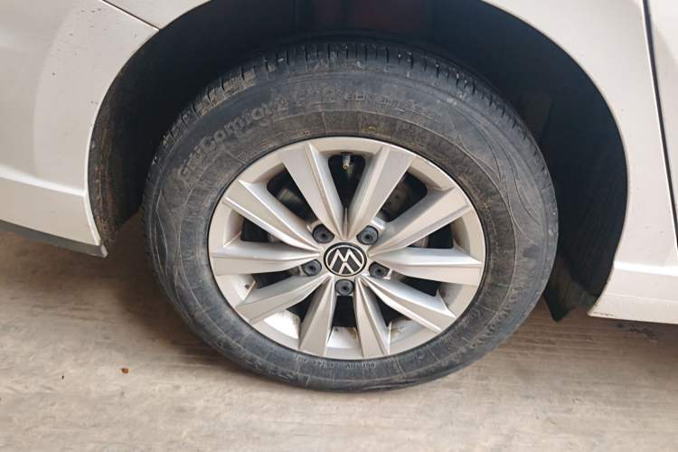 Used Volkswagen Lavida 2023 1.5L Automatic De Yi Edition Right Rear Wheel Hub