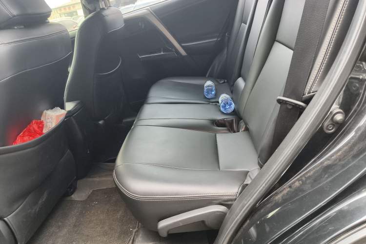 Used Toyota RAV4 2016 2.0L CVT Two-Wheel Drive Fashion Edition China V Standard