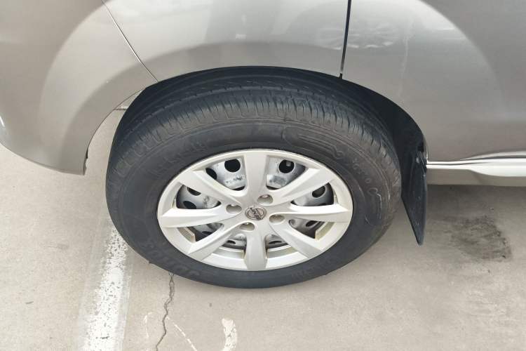 Used Jinbei New Hiace S 2019 1.5L Van Wealth Edition China VI SWC15M Left Front Wheel Hub