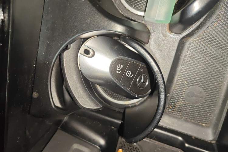 Used Mercedes-Benz GLC New Energy 2025 350 e L 4MATIC Collector's Edition Interior 1