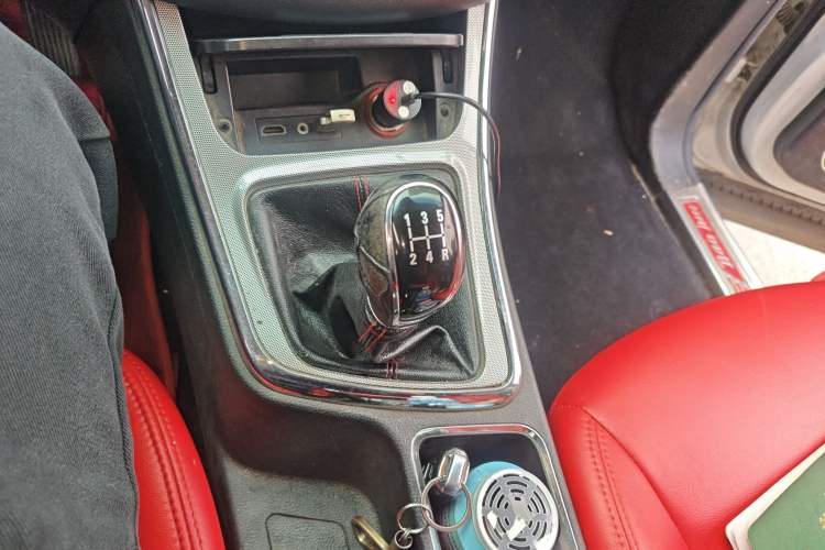 Used Baojun 560 2015 1.8L manual luxury version
