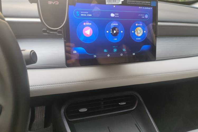 Used BYD Seal 05 DM-i 2025 DM-i Smart Drive 55KM Luxury Model Audio And AC Panel