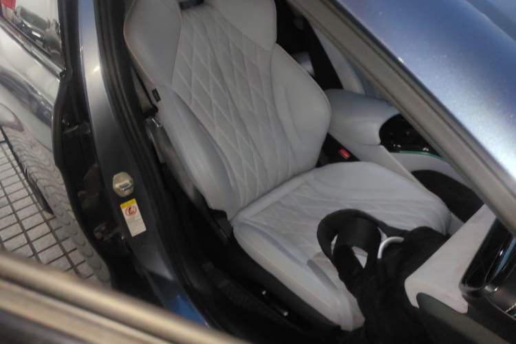 Used BYD Seal 2022 550 km Standard Range Rear-Wheel Drive Prestige Version
