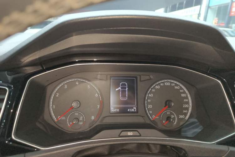 Used Volkswagen T-ROC 2018 280TSI DSG Four-Wheel Drive Comfort Version China V Standard
