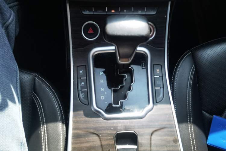 Used Land X7 2018 Geely Jingyue 1.5T Panoramic Luxury Model Gear Lever