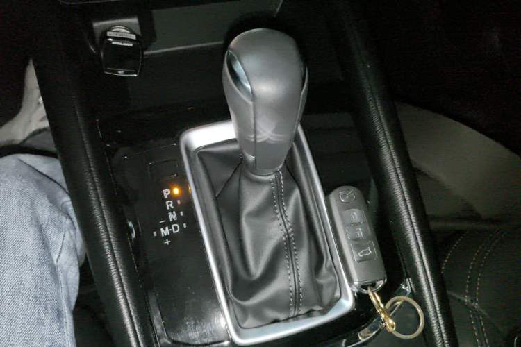 Used Mazda CX-5 2020 2.0L Automatic Two-Wheel Drive ZhiZun Version Gear Lever