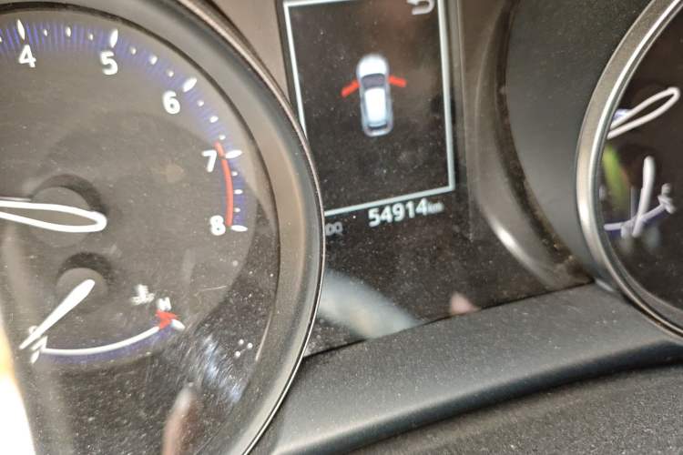 Used Toyota C-HR 2018 2.0L Leading with Sunroof China VI Standard