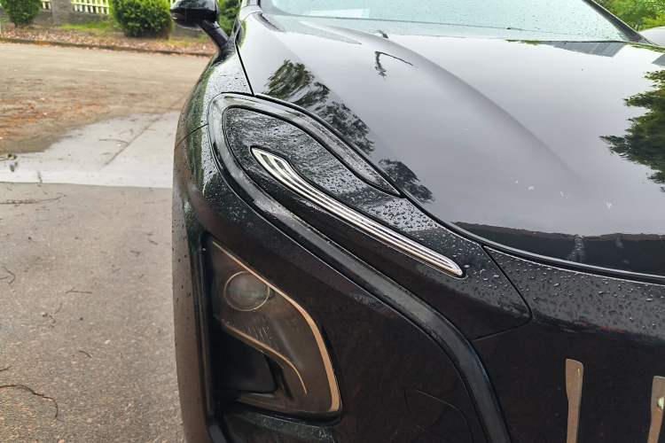 Used Hongqi E-QM5 2022 431 km Charge & Enjoy Edition