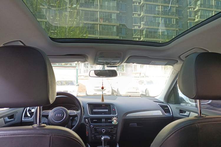 Used Audi Q5 2017 Plus 40 TFSI Technology Model Headliner