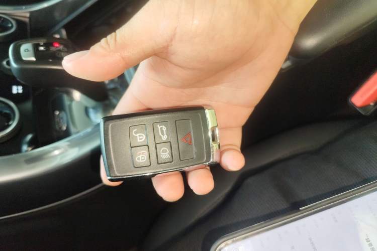 Used Land Rover Range Rover Sport 2020 3.0 L6 SE