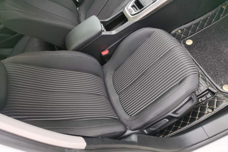 Used Peugeot 408 2015 1.2T Automatic Luxury Edition Right Front Seat