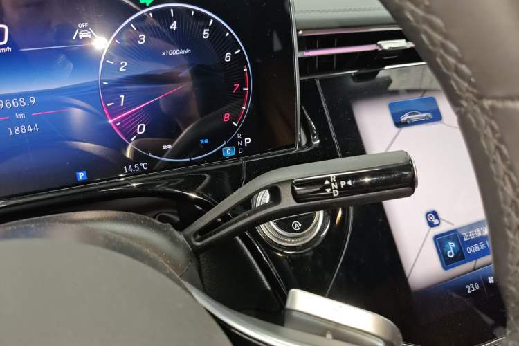 Used Mercedes-Benz E-Class 2024 E 300 L Luxury Model Gear Lever