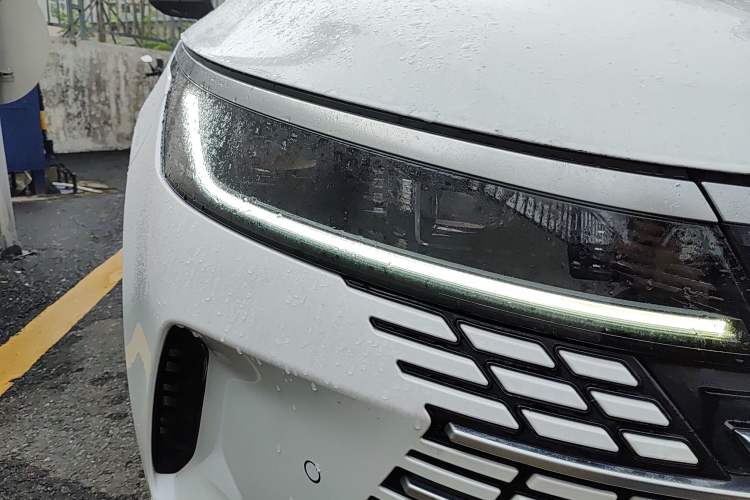 Used BYD Destroyer 05 2022 DM-i 120KM Flagship Model Right Front Headlight