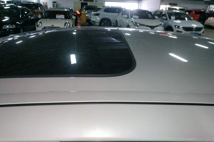 Used BMW 5 Series 2014 520Li Elegant Model
