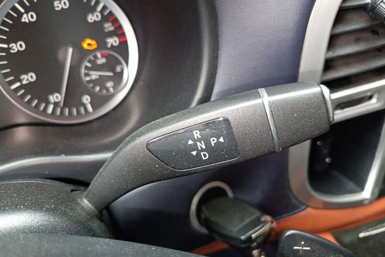 Used Mercedes-Benz Vito 2018 2.0T Business Version China V Emission Standard Gear Lever