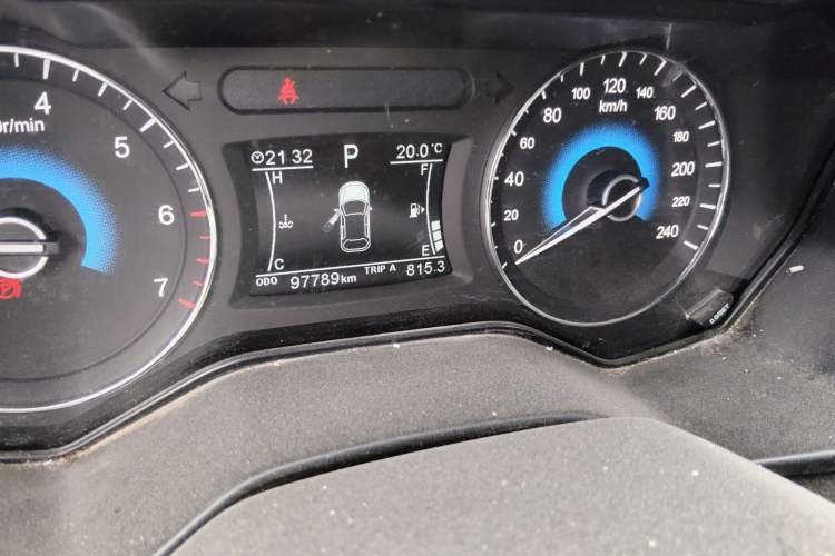 Used Dongfeng Fengon 580 2017 1.5T CVT Luxury Model Odometer Close Up
