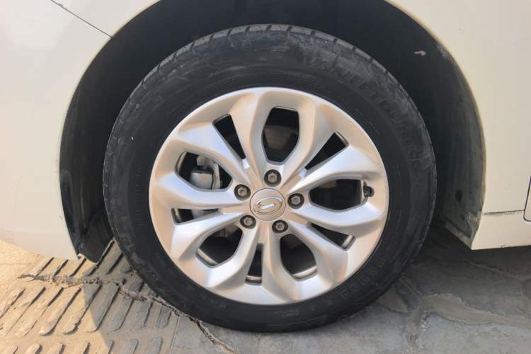 Used GAC Trumpchi GA4 2018 150N Automatic Luxury Edition Left Front Wheel Hub