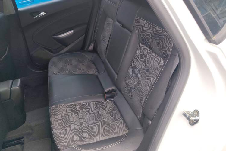 Used Buick GT 2014 XT 1.6L Automatic Fashion Edition
