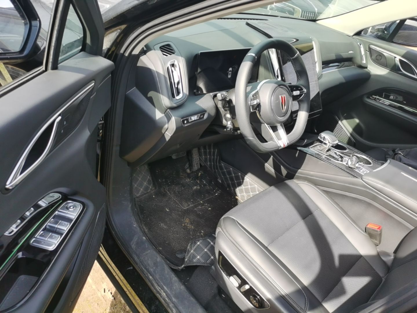 Hongqi HS3 PHEV 2025 Model 117km Jingwei Edition — снимка 18