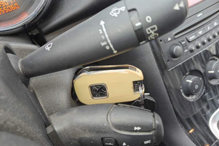 Used Peugeot 3008 2015 2.0L Automatic Classic Edition
