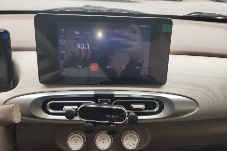 Used Wuling Hongguang MINIEV 2025 Four-Door Version Zhenxiang+ Edition Audio And AC Panel