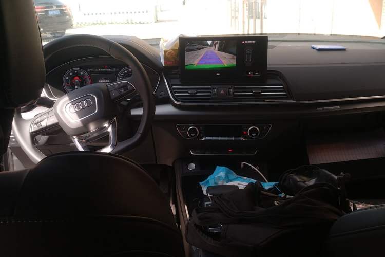 Used Audi Q5L 2025 Facelift 45th Anniversary Collector's Edition 40 TFSI Luxury Dynamic Version Center Console