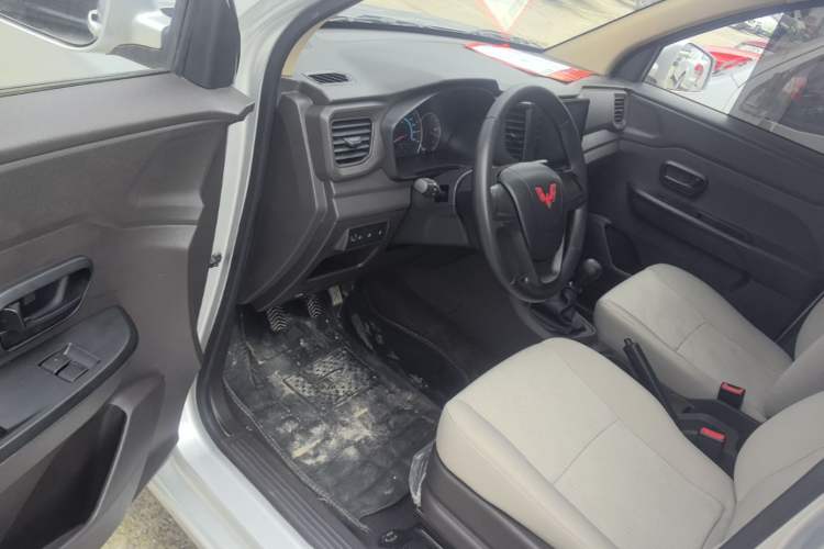 Used Wuling Hongguang V 2022 1.5L Enjoy Edition Electric-Powered LAR Driver Seat