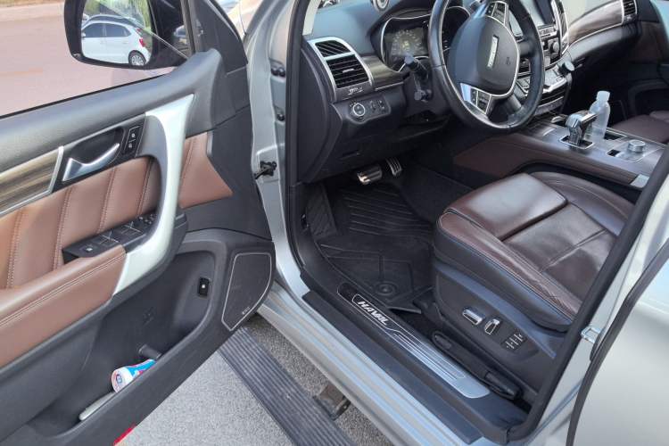 Used Haval H9 2017 2.0T Diesel 4x4 Premium 5-Seater Driver Seat