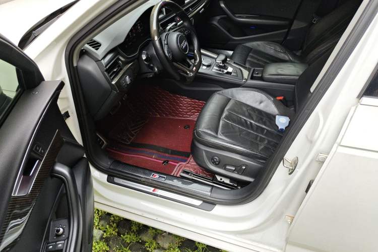 Used Audi A4L 2019 40 TFSI Fashion Version China V Driver Seat