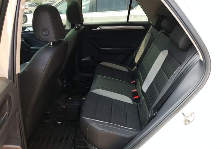 Used Volkswagen T-ROC 2020 230TSI DSG Two-Wheel Drive Advanced Version Left Rear Seat