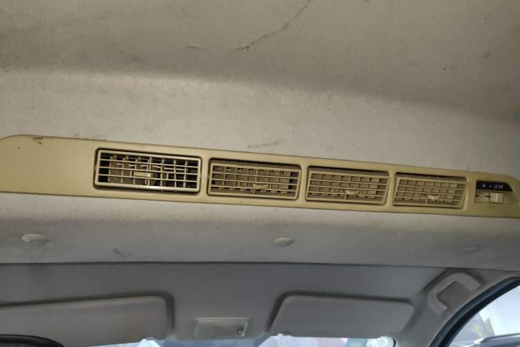 Used BAIC Weiwang M20 2014 1.5L practical type BJ415A Headliner