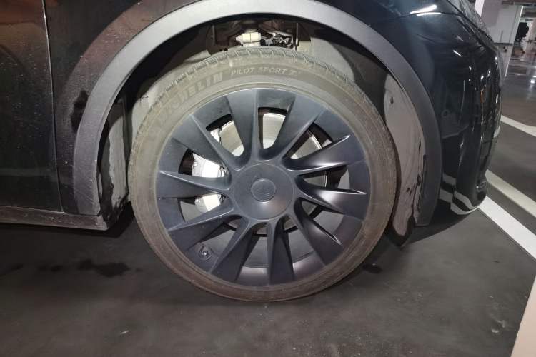 Used Tesla Model Y 2023 Rear-Wheel-Drive Version
