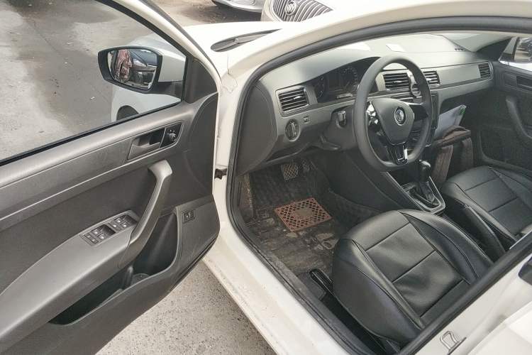 Used Volkswagen Santana 2018 1.5L Automatic Fashion Edition Driver Seat