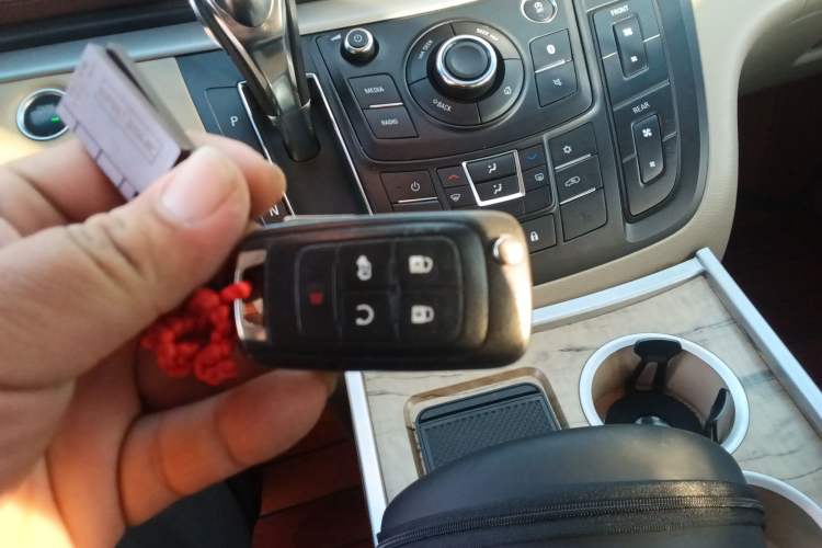 Used Buick GL8 2018 28T Luxury Model China VI Standard Vehicle Key