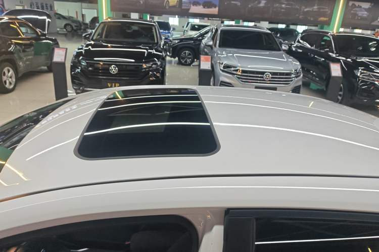 Used Toyota Corolla 2021 Dual-Motor 1.8L E-CVT Elite Edition Roof