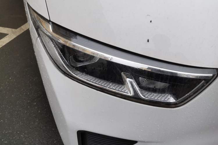 Used Wuling Yangguang 2024 300KM Comfort Version Passenger Van 75kW
