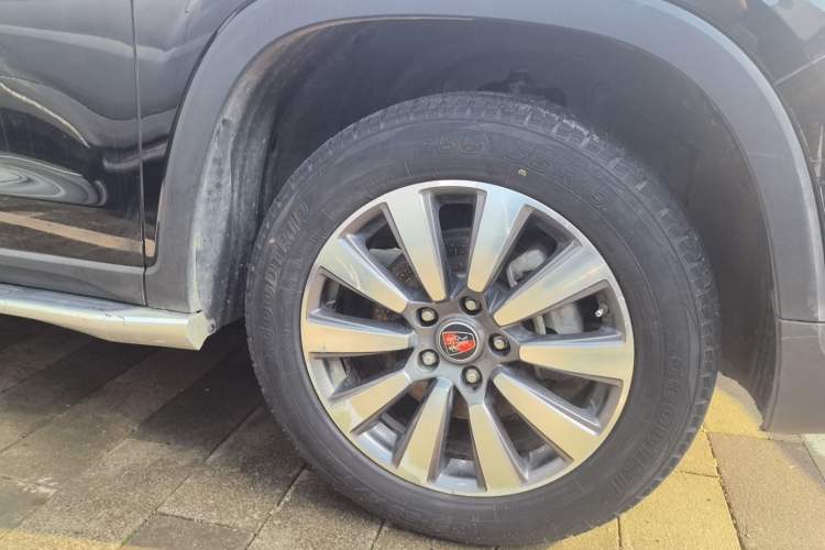 Used Roewe RX8 2018 30T Smart Connectivity Four-Wheel Drive Flagship Edition Right Rear Wheel Hub