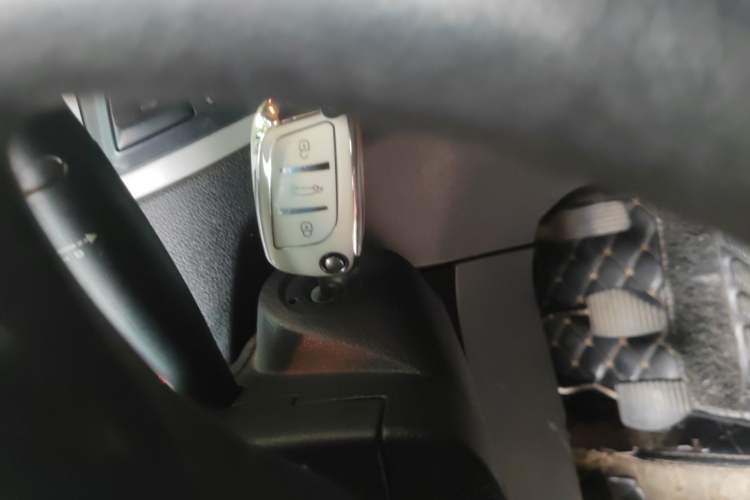 Used Peugeot 301 2014 1.6L Manual Comfort Edition Vehicle Key