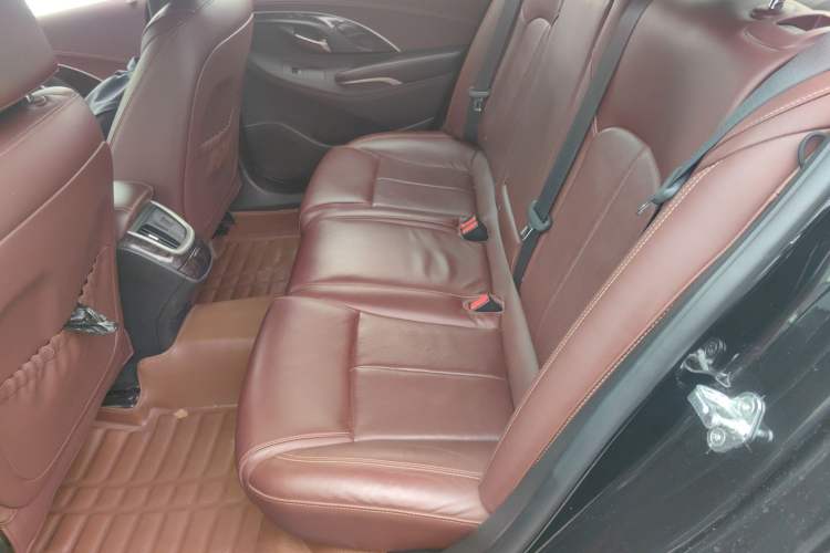 Used Buick LaCrosse 2012 2.4L SIDI Elegant Edition Left Rear Seat