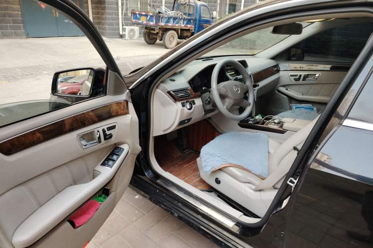 Used Mercedes-Benz E-Class 2011 E 300 L Elegant Model