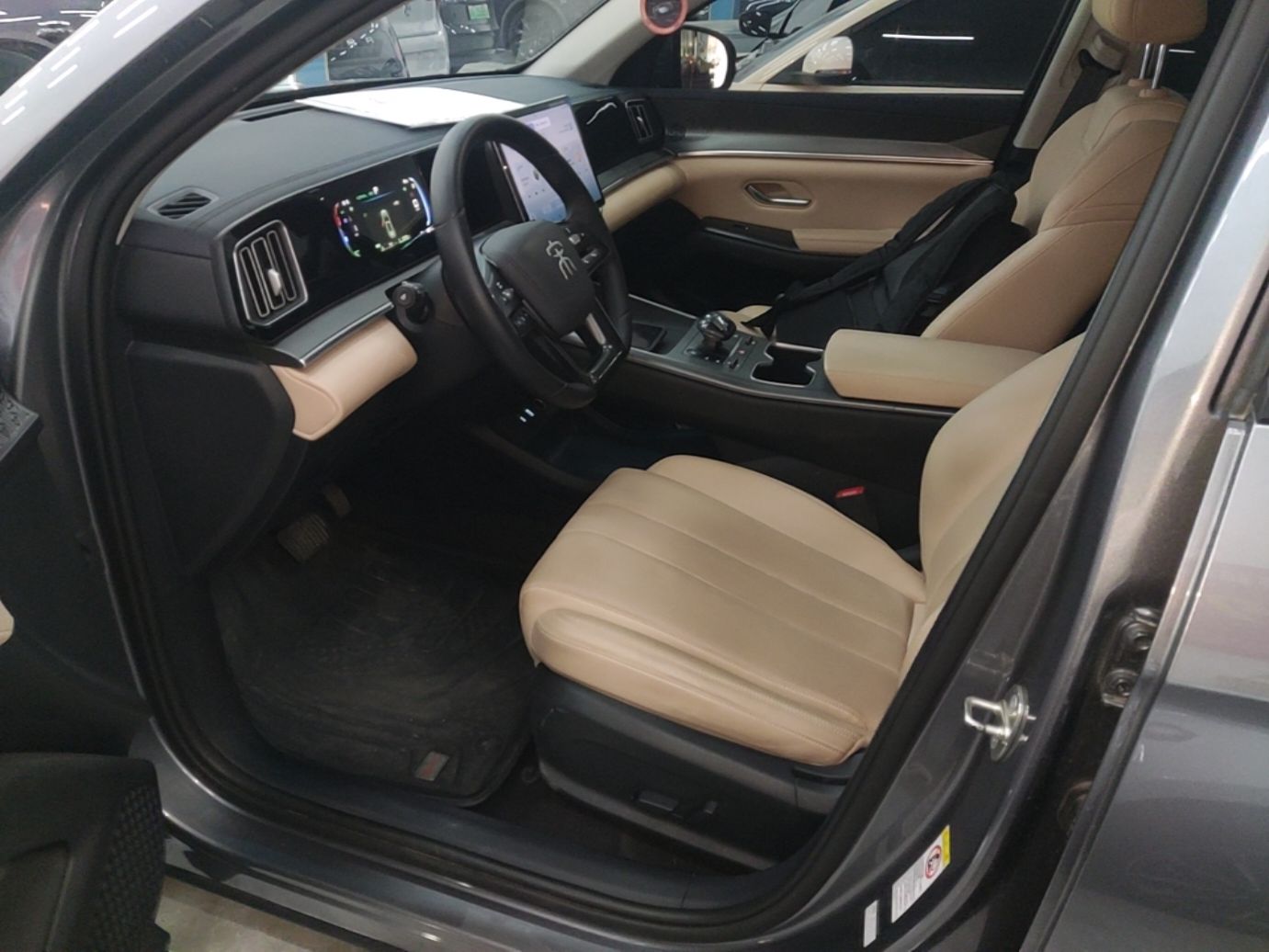 BYD Song Pro New Energy 2025 Second-Generation DM-i 75KM Leading Edition — снимка 18