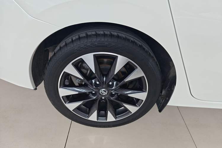 Used Nissan Lannia 2016 1.6L CVT Smart Cool Edition Exterior 5