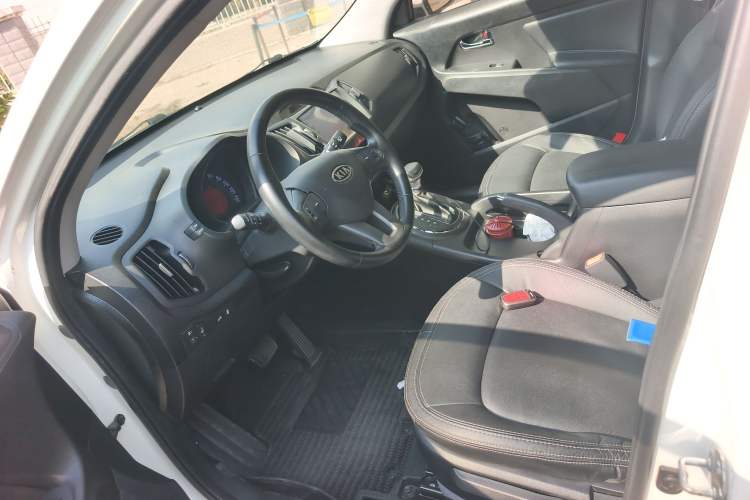 Used Kia Sportage R 2011 2.0L Automatic Two-Wheel Drive Premium Edition
