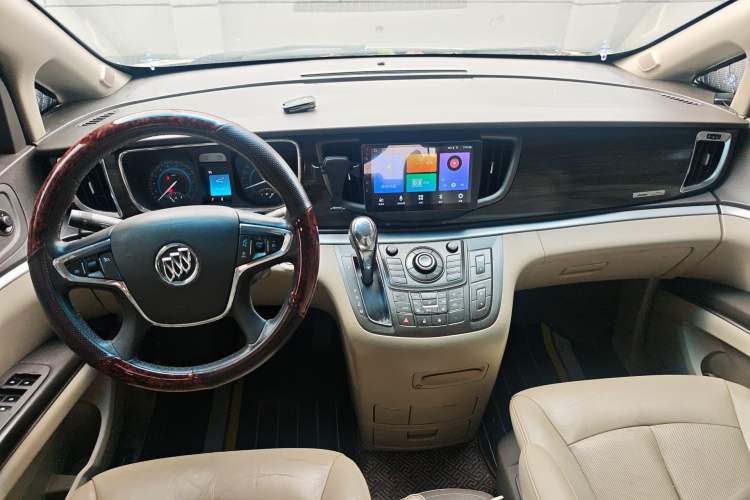 Used Buick GL8 2011 3.0L GT Luxury Business Haoya Edition Center Console