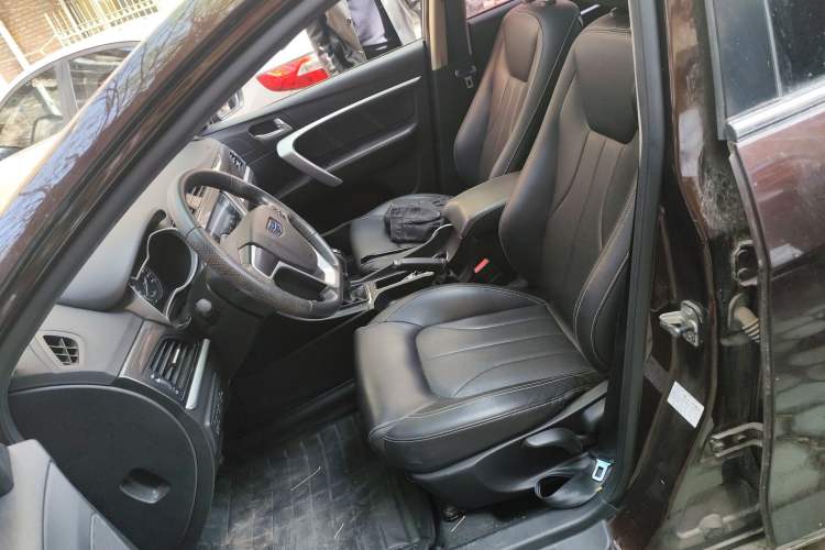 Used Geely Auto Emgrand 2017 Sedan Million Edition 1.5L Manual - Upward Version
