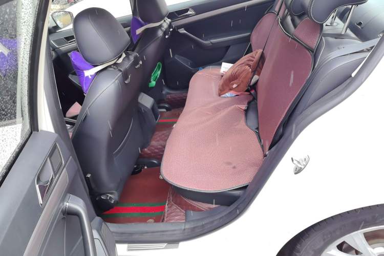 Used Volkswagen Lavida 2015 1.6L Automatic Comfort Edition
