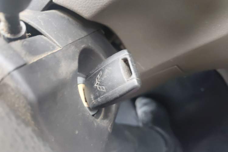 Used Wuling Rongguang V 2015 1.2L Practical Model Vehicle Key