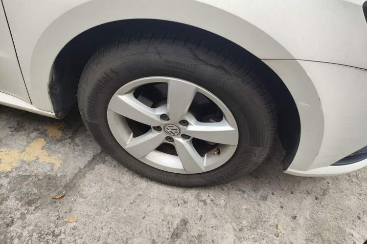 Used Volkswagen Lavida 2015 1.6L Manual Fashion Edition
