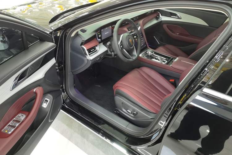 Used Hongqi H5 2025 1.5T DCT Qiyun 500 000th Unit Commemorative Edition Driver Seat